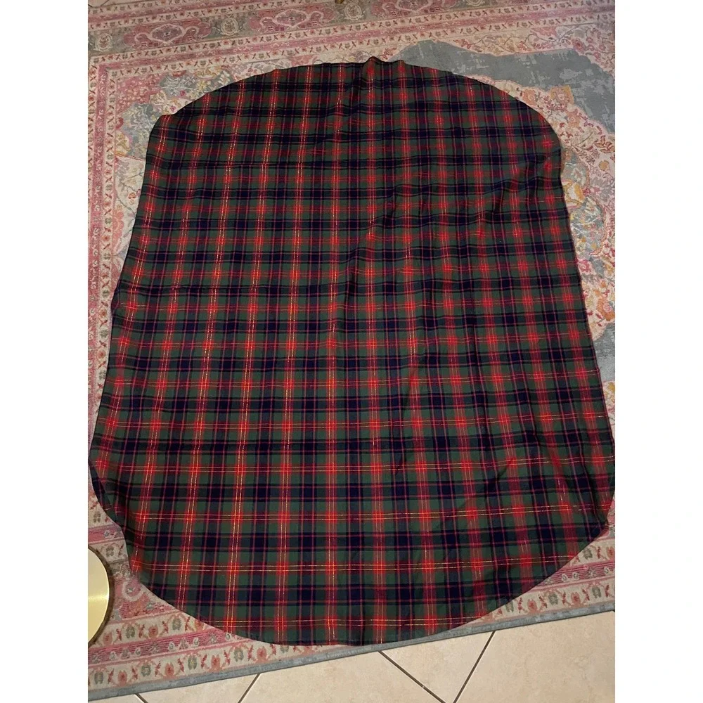 Sam Hedaya Oval Plaid Tablecloth Red Green Gold Metallic Holiday Christmas 60x80